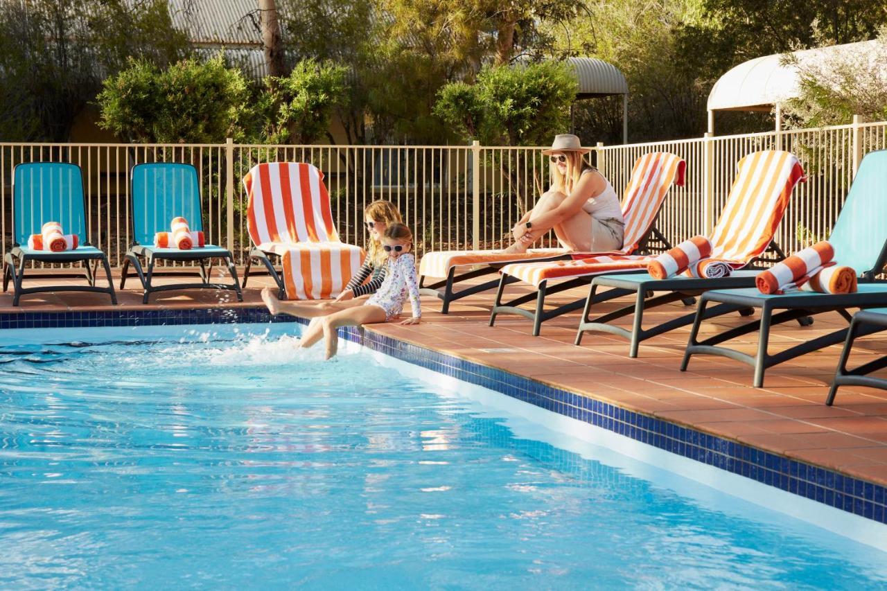 Outback Hotel Uluru Extérieur photo