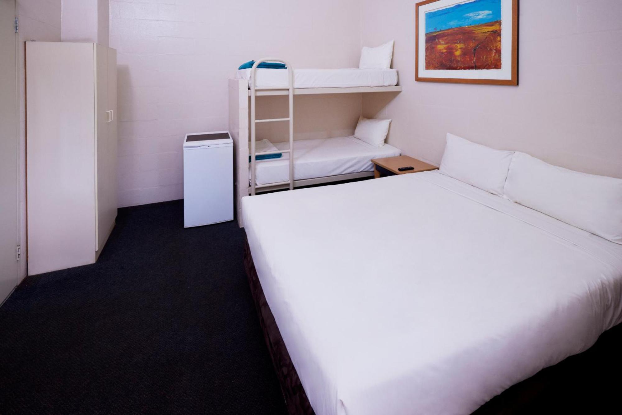 Outback Hotel Uluru Extérieur photo